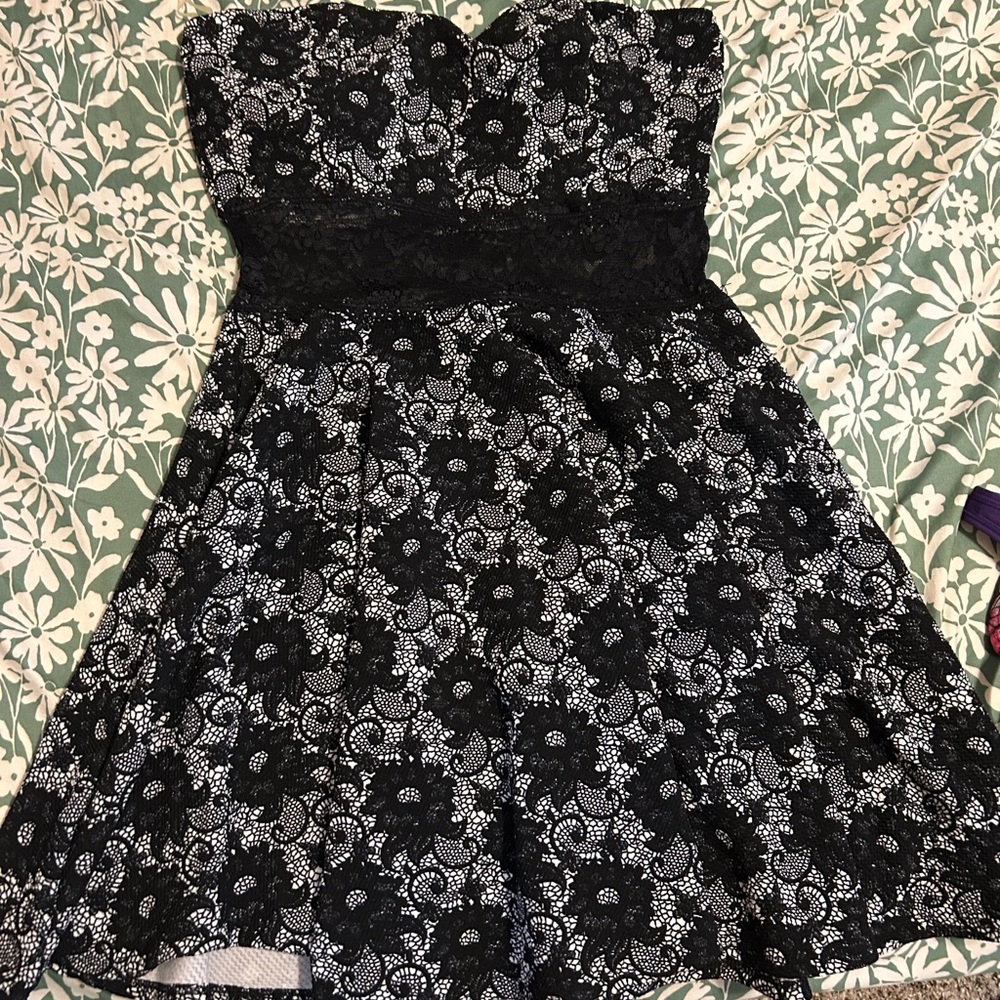 Old Navy Black and White Strapless Dress